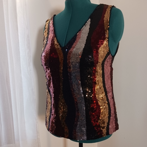 NWOT Women's sequence Top - Picture 3 of 6